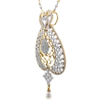 Cocktail Style Diamond Pendant in 18k Yellow Gold
