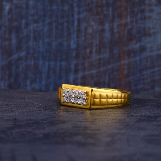 Buy quality 22 carat gold gents rings RH-GR398 in Ahmedabad