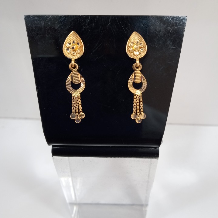 FANCY EARRING