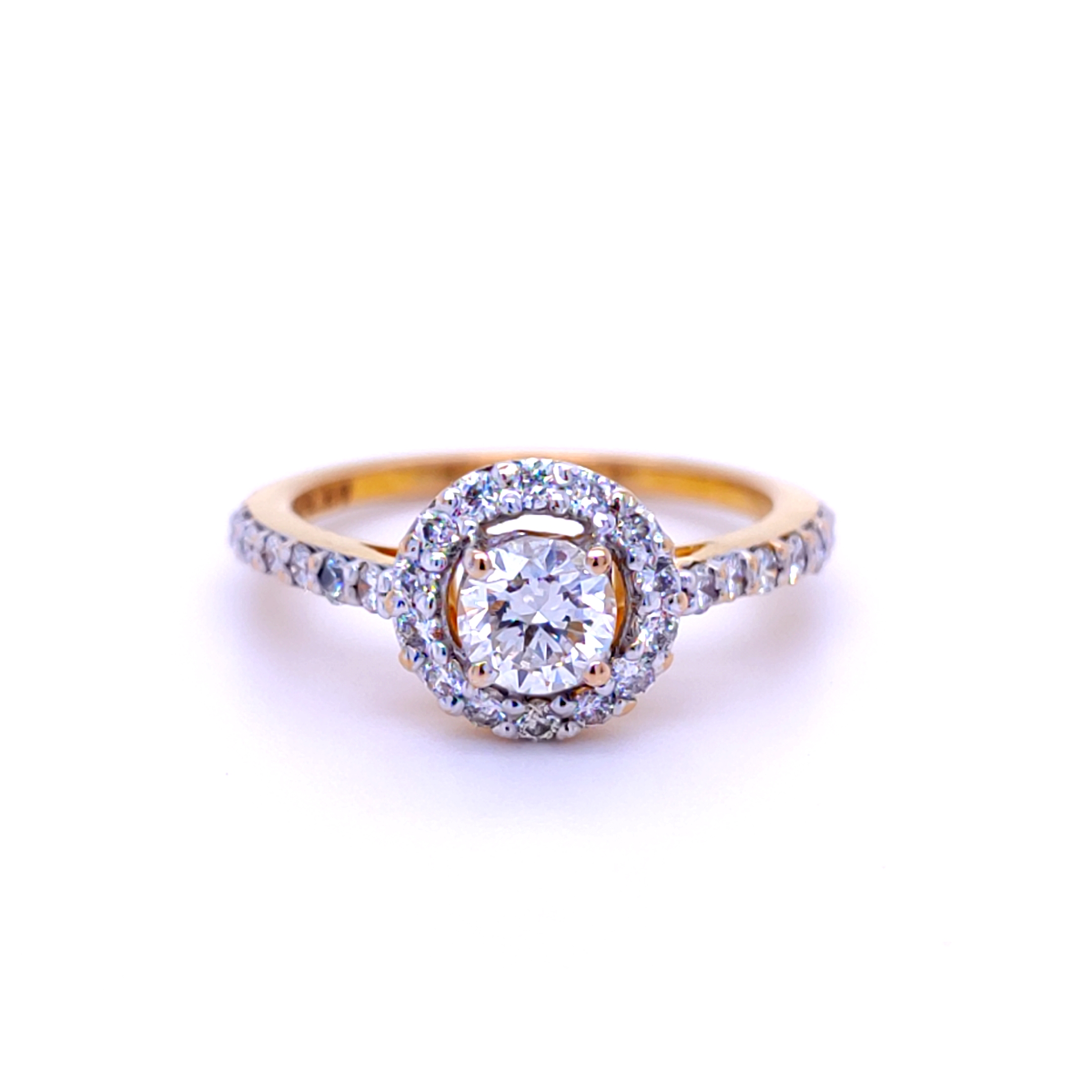 Beautiful solitaire diamond engagement ring in 18kt gold