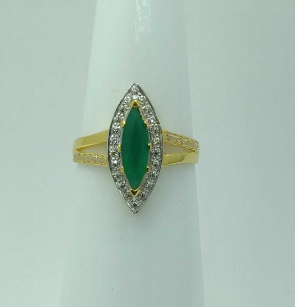 MBVGEMS Natural Emerald RING 2.50 Carat Certified Green Natural Emerald  Loose Gemstone Panna RING Gold Plated for Men and Women : Amazon.in: Fashion
