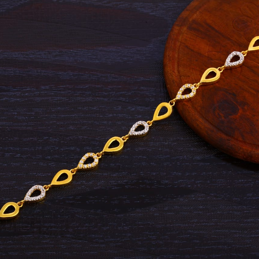 916 Gold Ladies Exclusive Bracelet LB362