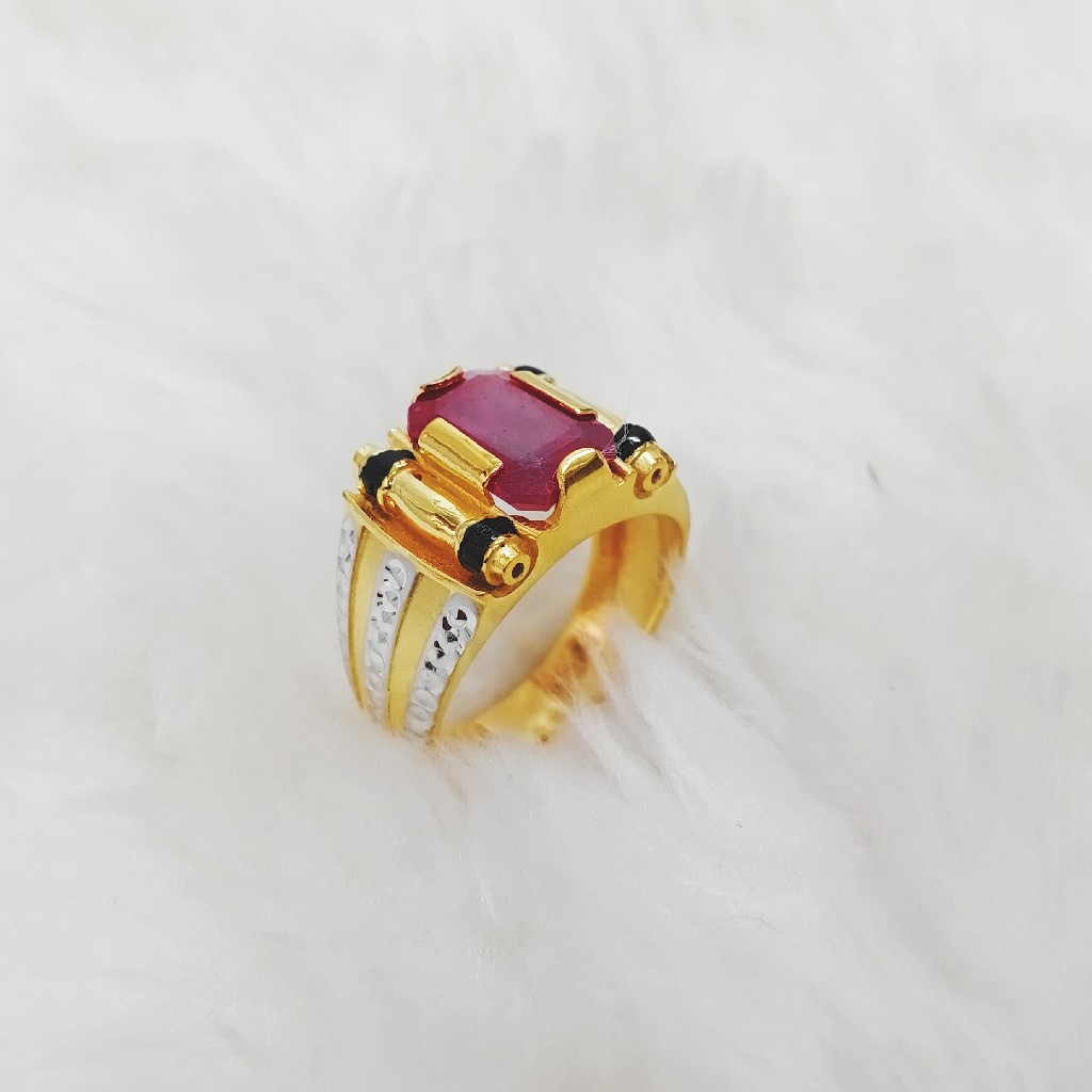 Gold daimond ring