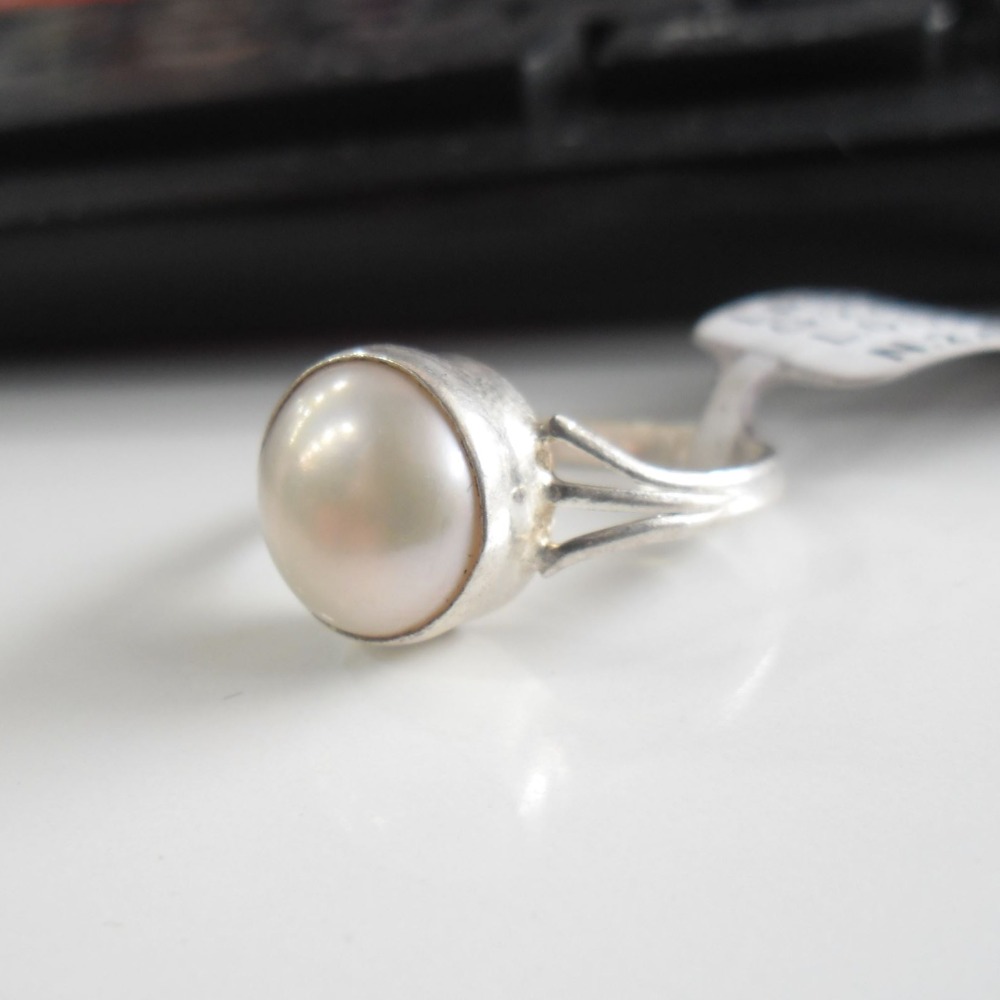 Ptm 925 Sterling Silver Pearl (Moti) 10.25 Ratti or 9.35 Cts Astrological  Gemstone Bis Hallmark Ring for Men & Women : Amazon.in: Fashion