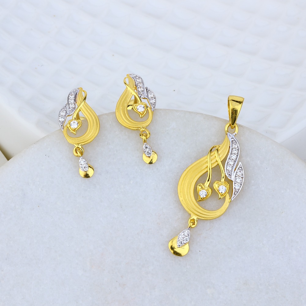flower designer gold pendant set