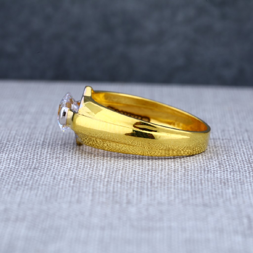 22Ct Mens Fancy Solitaire Gold Ring-MSR19