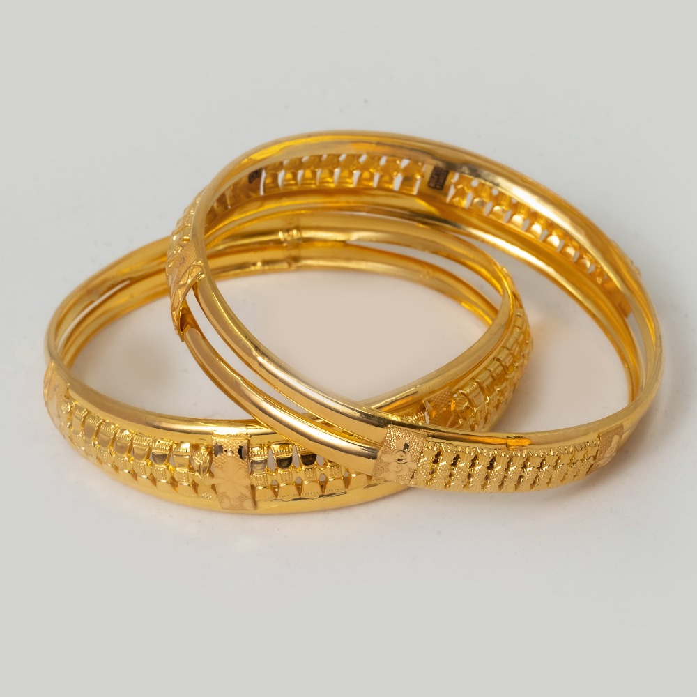 Gold classic design bangle