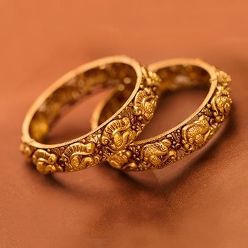 916 gold modern handmade bangle