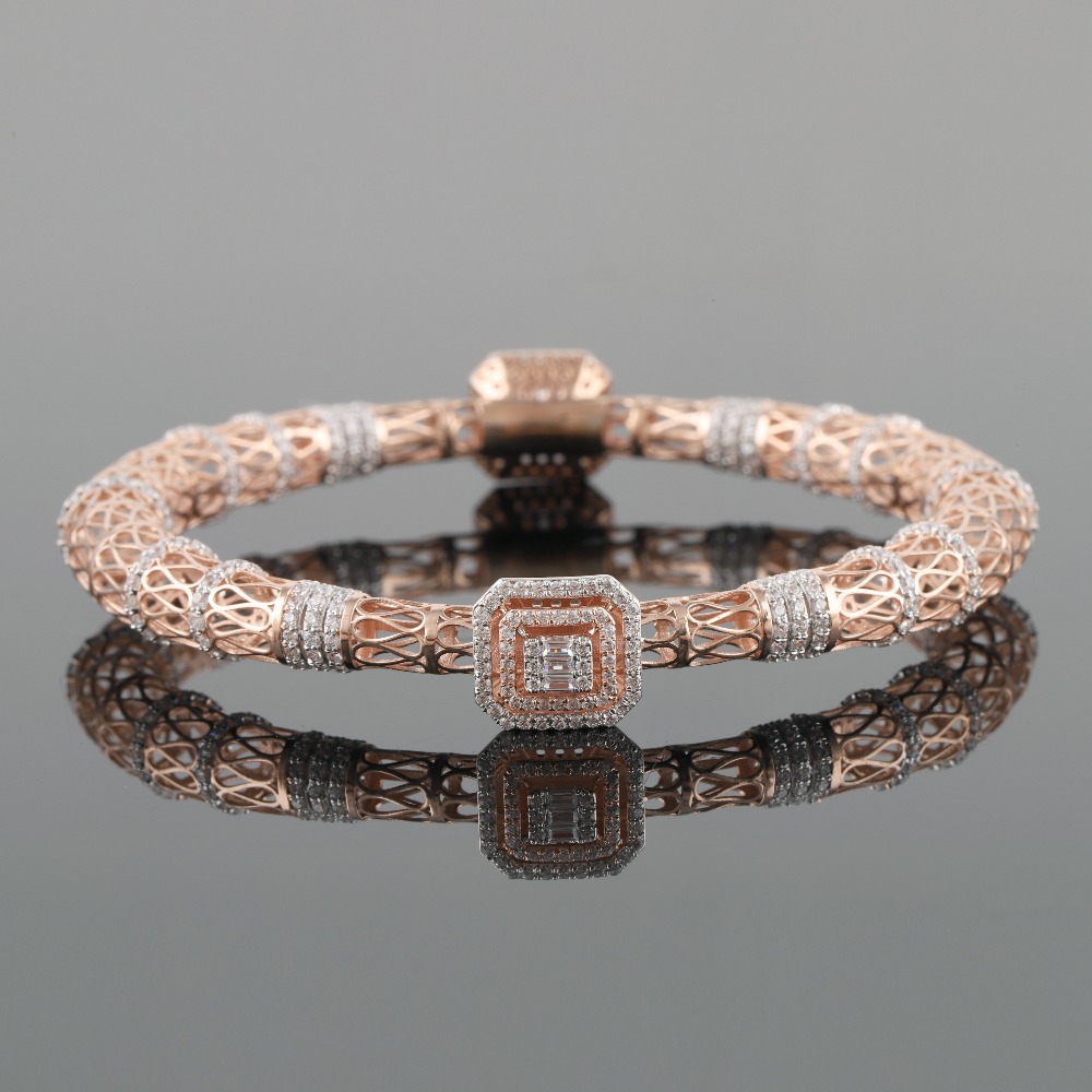 18kt rose gold designer diamond bangle