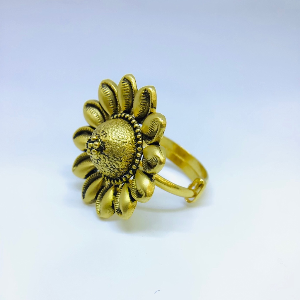 BRANDED ANTIQUE GOLD RING FOR LADIES