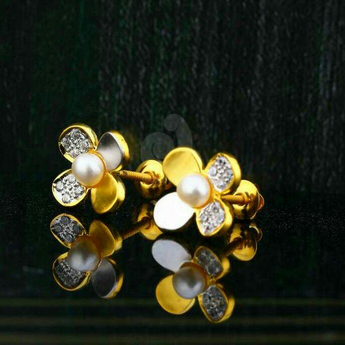 18ct Flower Sahped Cz Moti Tops