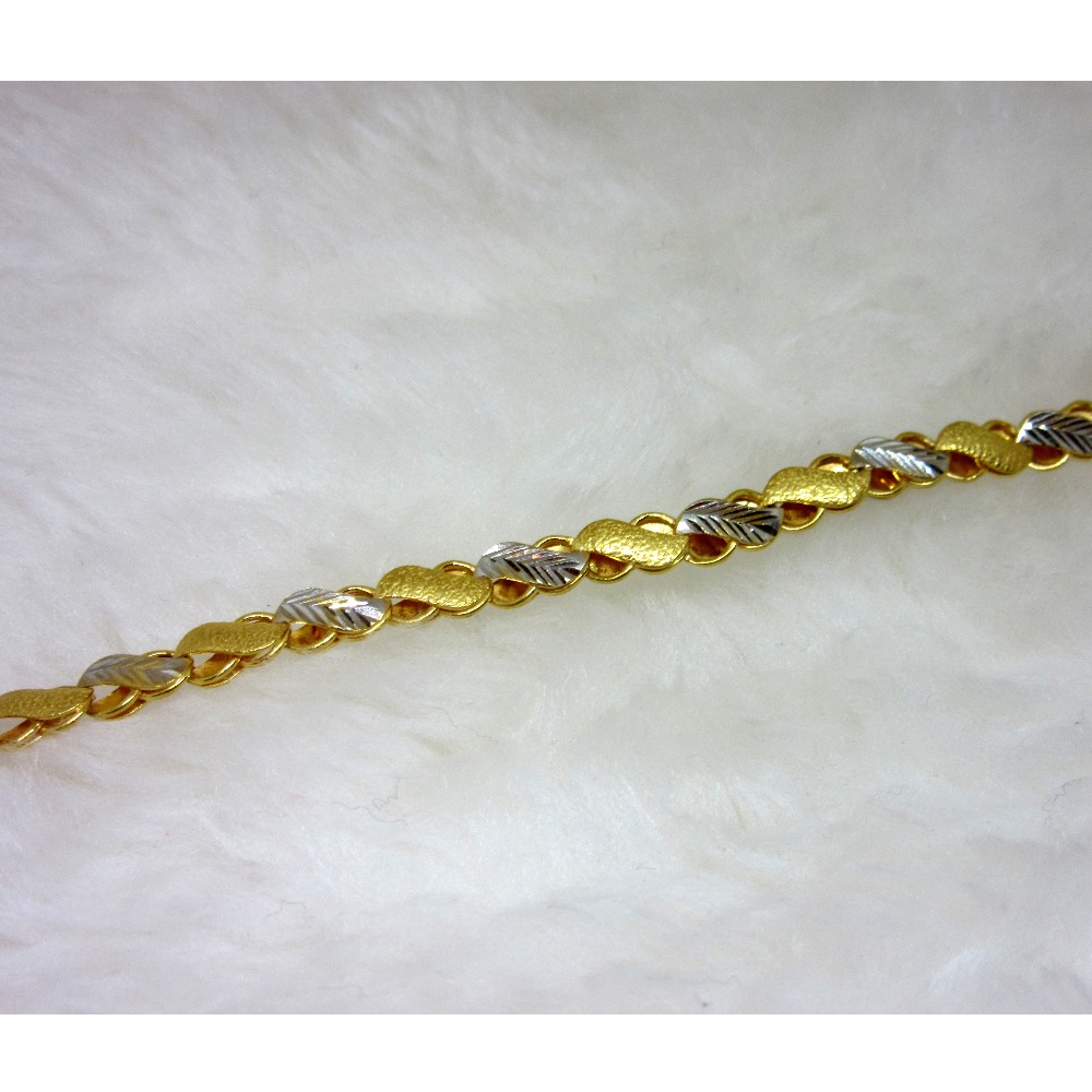 Buy quality 22k yellow gold fancy gents bracelet in Ahmedabad