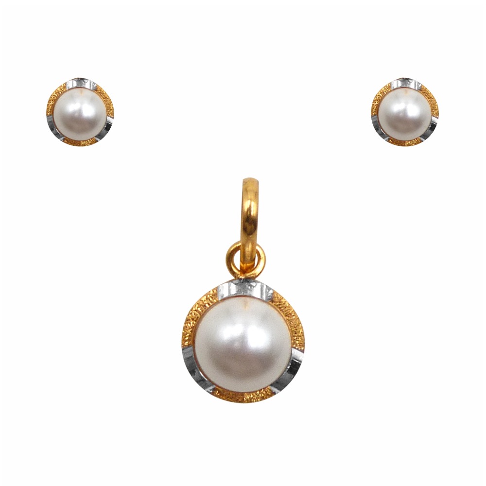 Fancy pearl pendant set