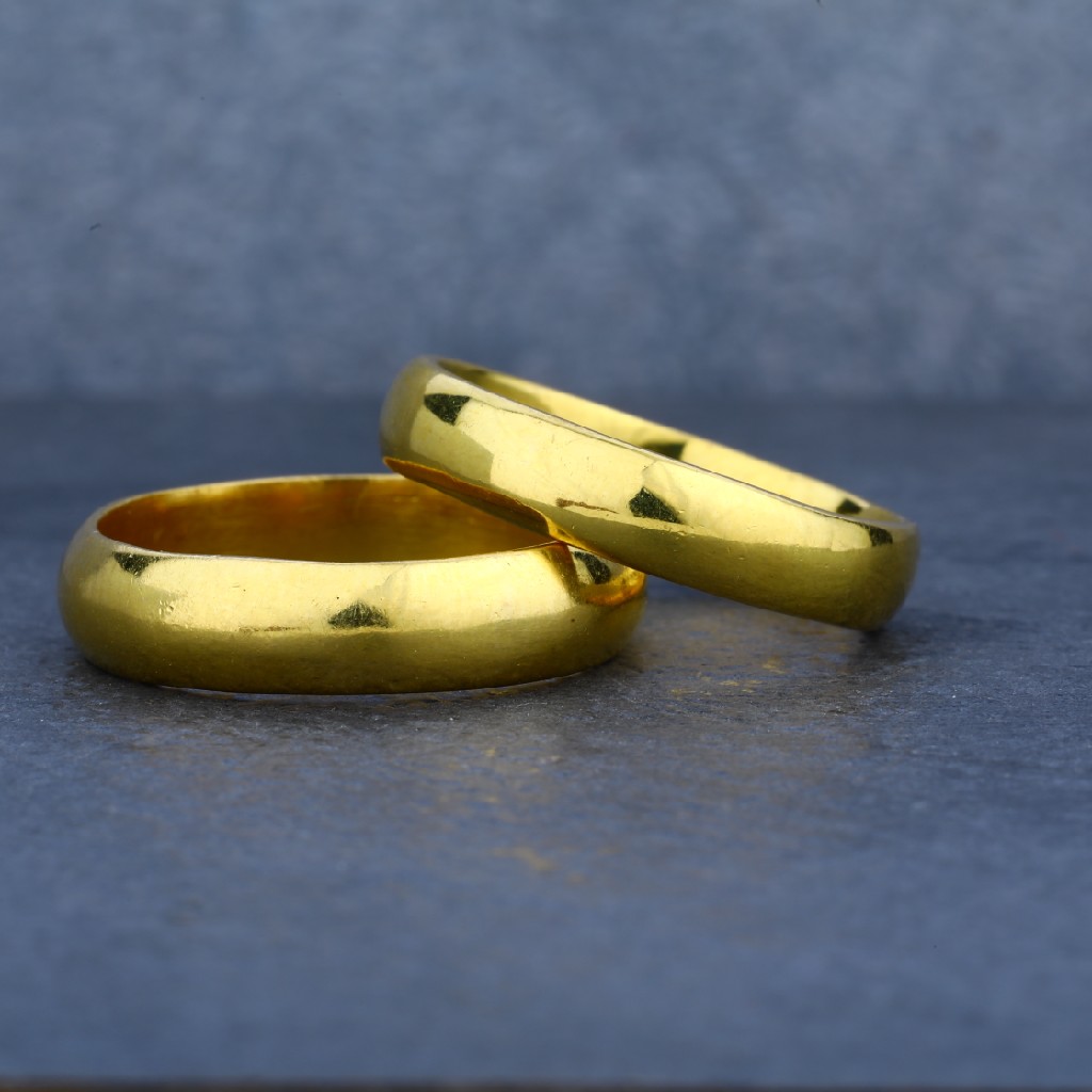 Tiny Diamond Wide Hammered Gold Wedding Band, Unique Wedding Ring – Melt'm  Jewelry