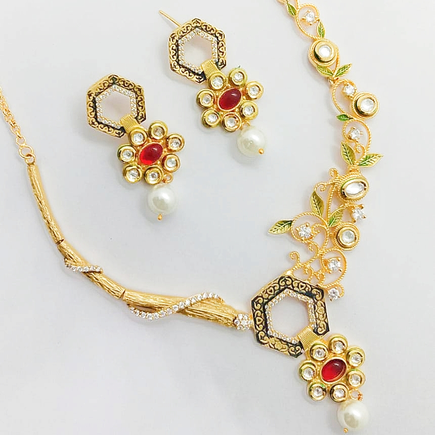 Pure silver kundan necklace for ladies with a pair of earnings
