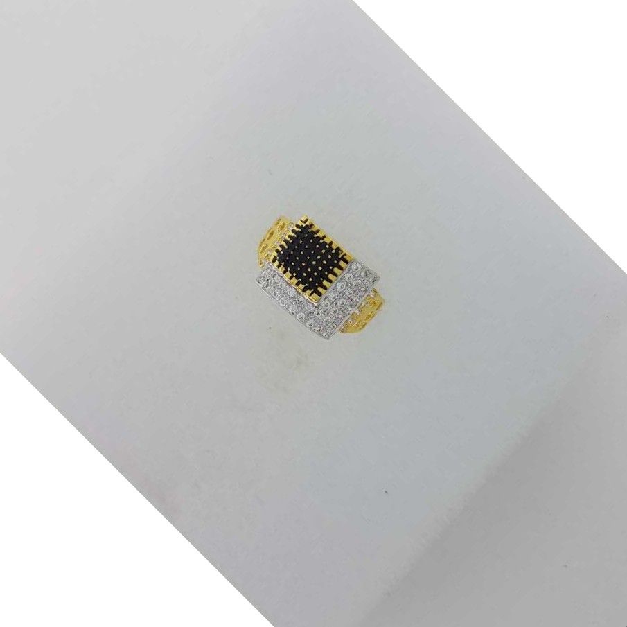 916 Yellow Gold Attractive CZ Gents Ring