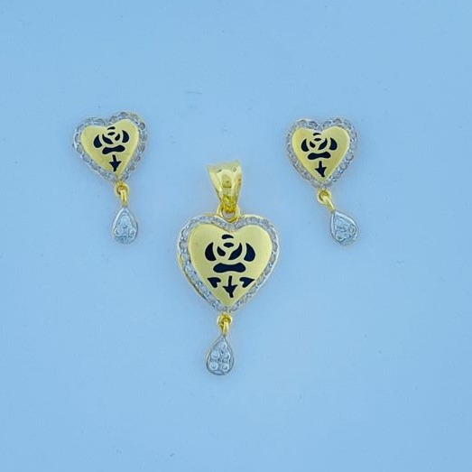 916 gold heart with rose design pendant set