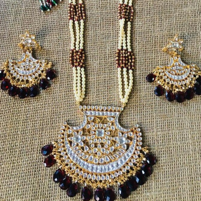 916 gold white kundan pendant necklace set