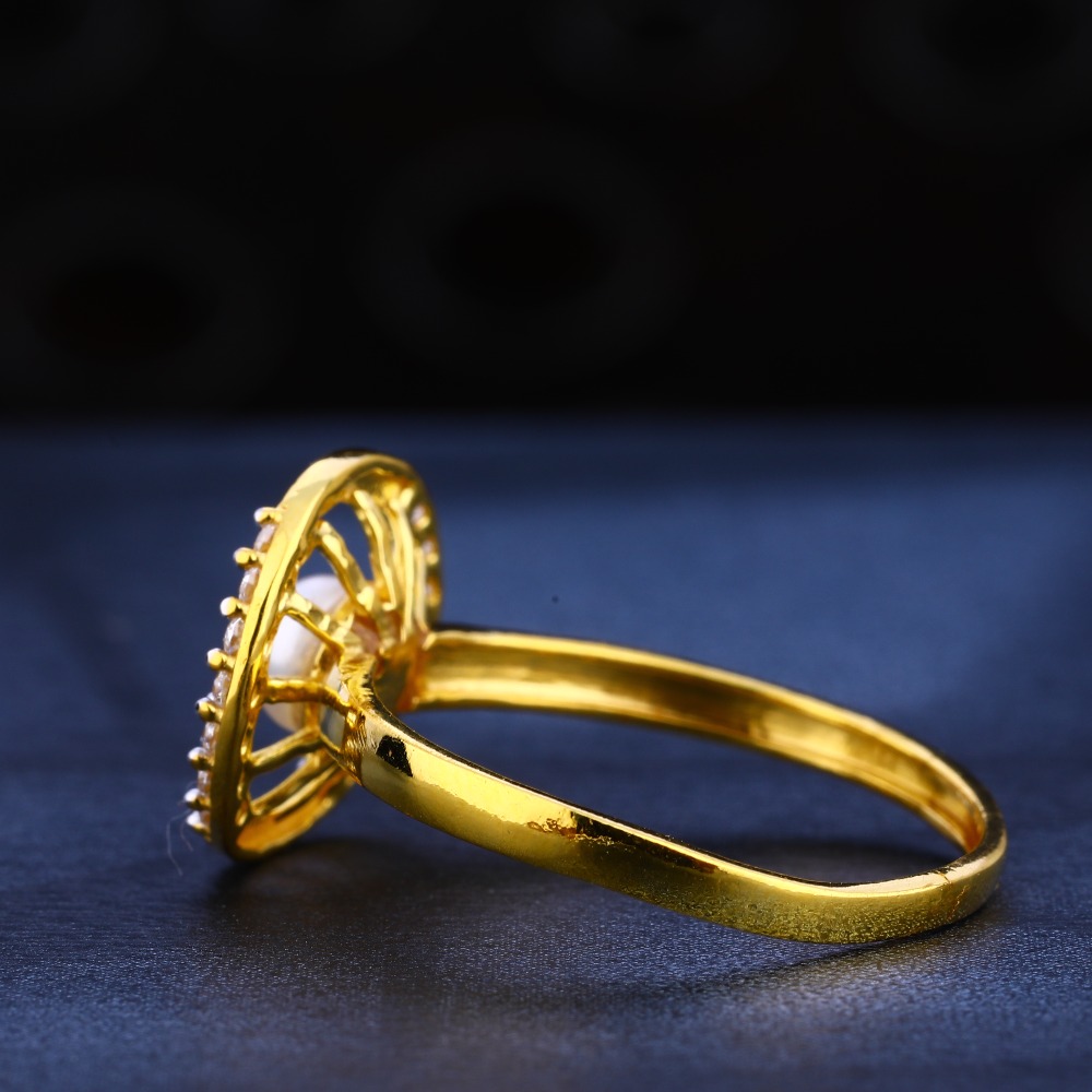 22KT Gold Hallmark Stylish Ladies Ring LR565