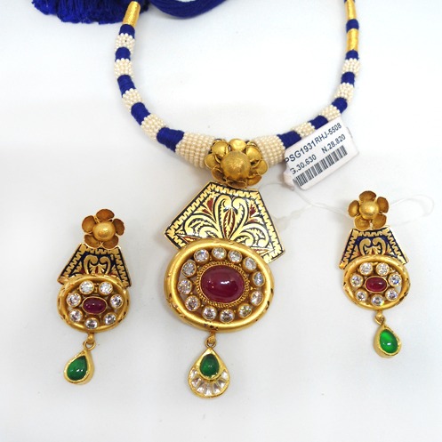 22KT gold Antique Studded Necklace Set RHJ-5508