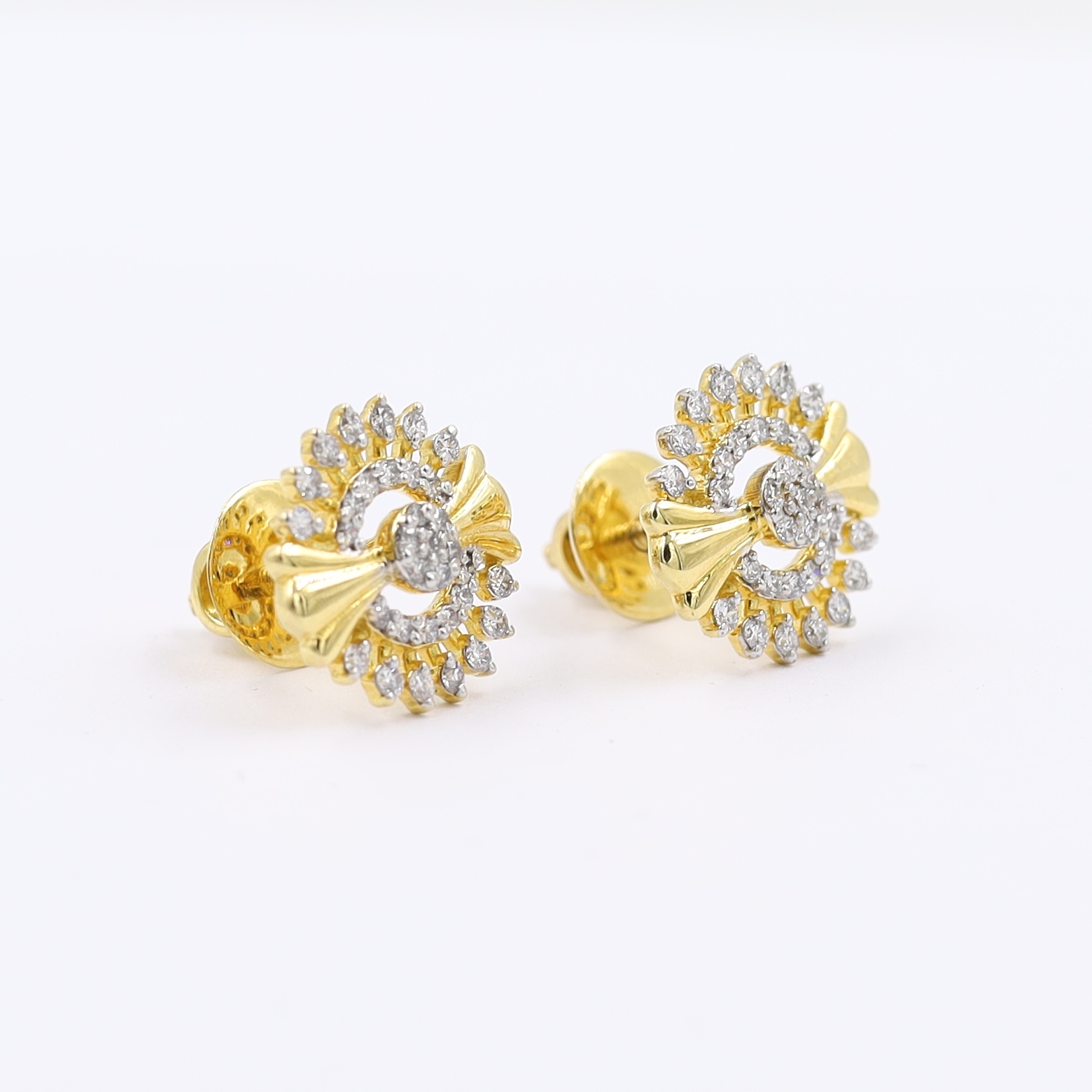 Cluster Look Traditional 18kt Diamond Stud Earrings