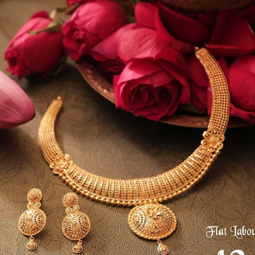 Buy quality antique gold set in Ahmedabad