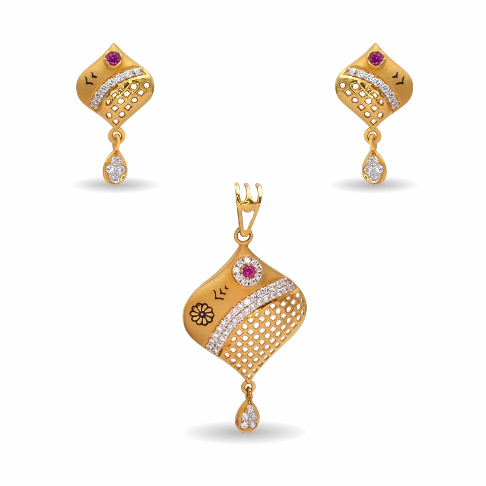 22k Gold Fancy Pendant Set With Hanging