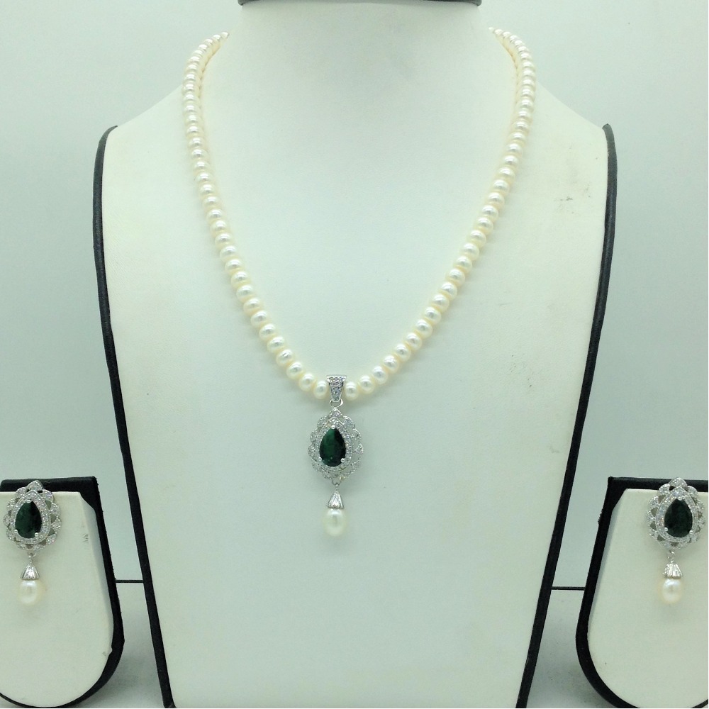 White,Green Cz Pendent Set With 1 Line Flat Pearls Mala JPS0732