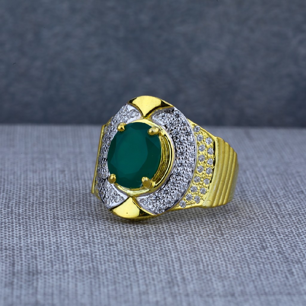 18ct Gold Ring with Dark Green Stone - Size M/6 - Rings - Jewellery