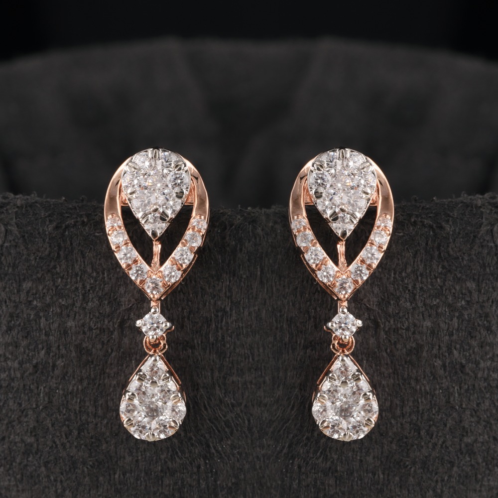 18Kt Gold Elegant Diamond Earring