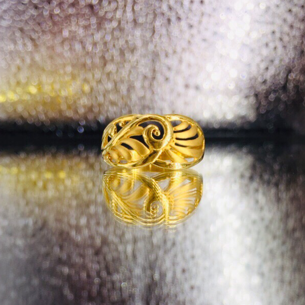 Gold Ladies Stylish Fancy Ring