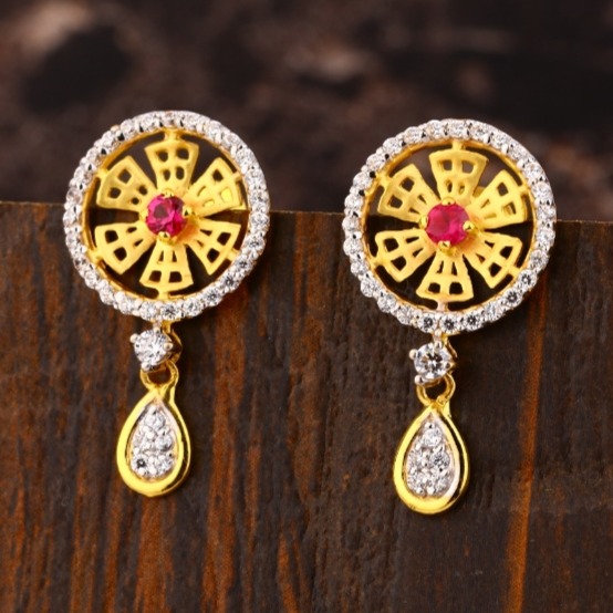 Buy quality 22 carat gold ladies earrings RHLE917 in Ahmedabad