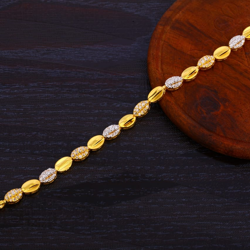 916 Gold Ladies Hallmark Bracelet LB367
