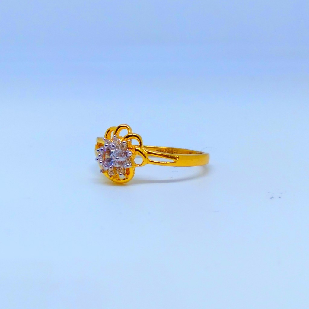 22 KT 916 Hallmark fancy flower diamond Ladies Ring