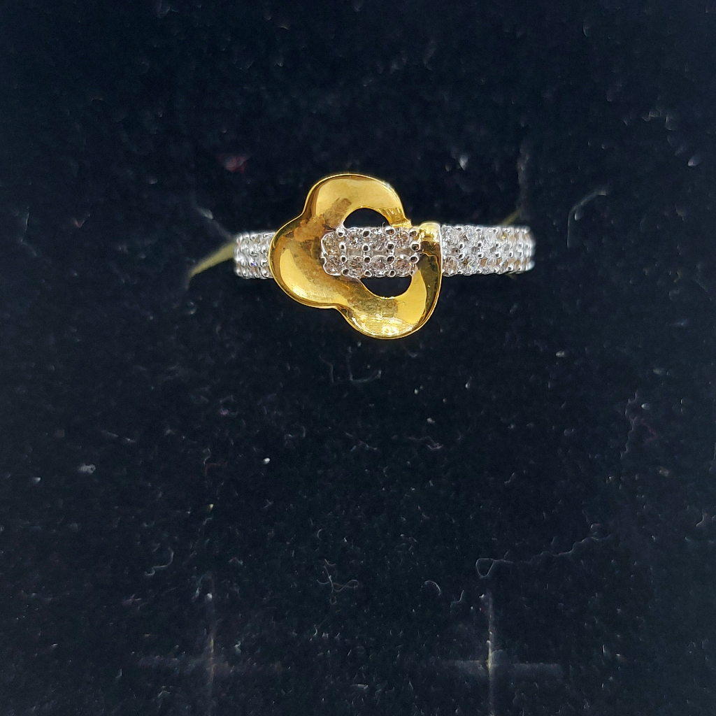 916 Gold CZ Designer Ring For Women