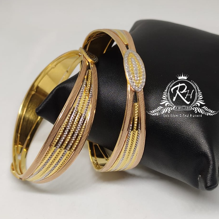18 carat gold fancy ladies bangels kada Rh-Lr907