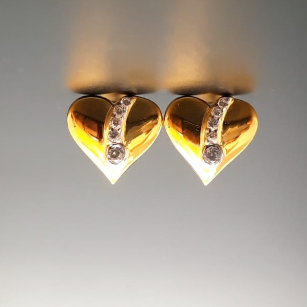 18 ct gold tops for heart shape ith diamond