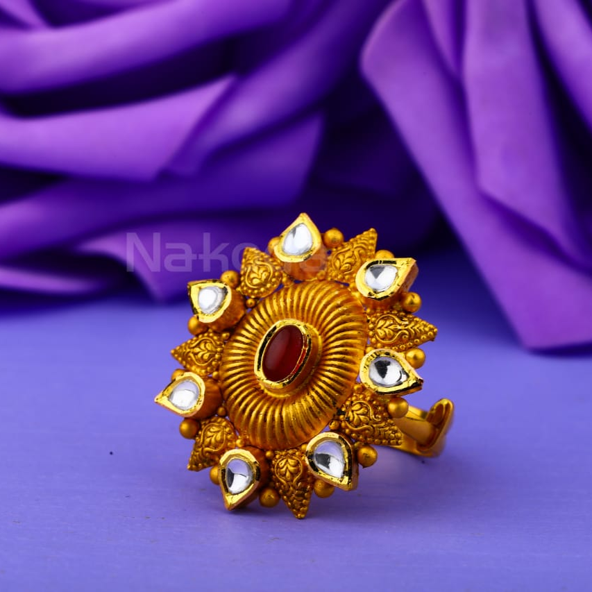 Buy quality 916 Gold Ladies Stylish Antique Ring LAR285 in Ahmedabad