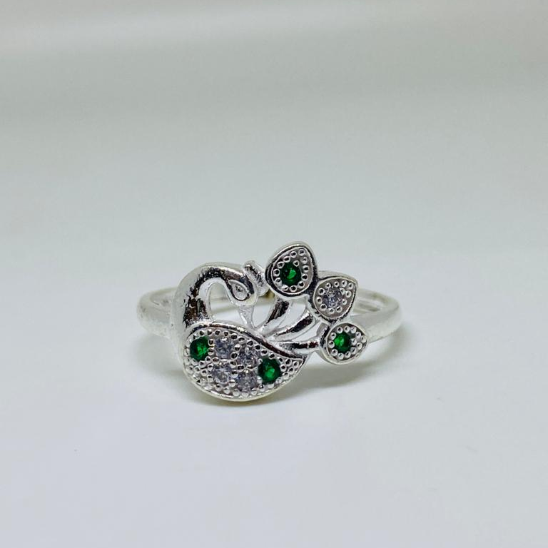 Sterling Silver White CZ ULS-16434CZ Ladies Modern Claddagh Ring | Uctuk.com