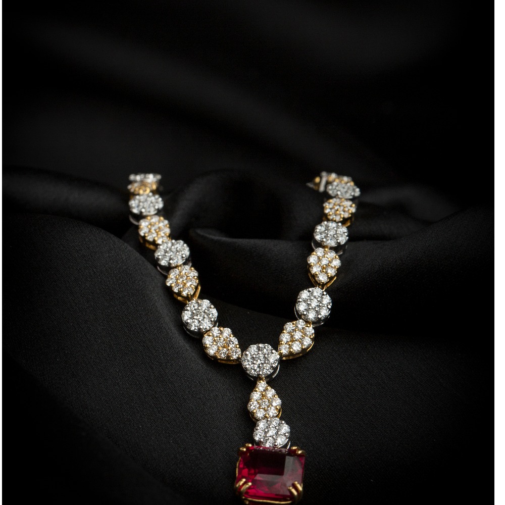 designer diamond necklace with the beautiful touch of stone