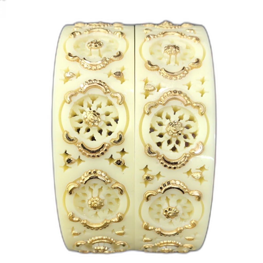 916 Gold  fancy carving Bangle