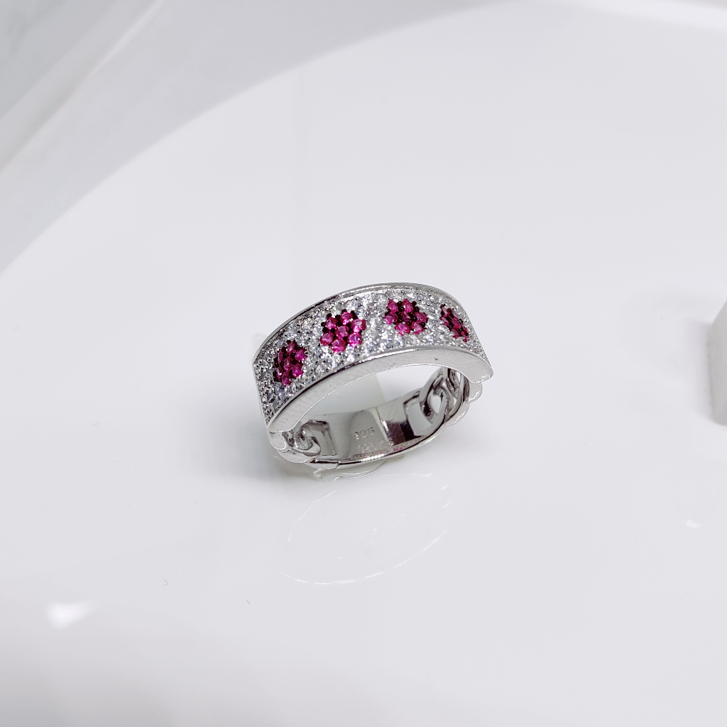 92.5 Silver Excellent Dimond Work Ledies Ring