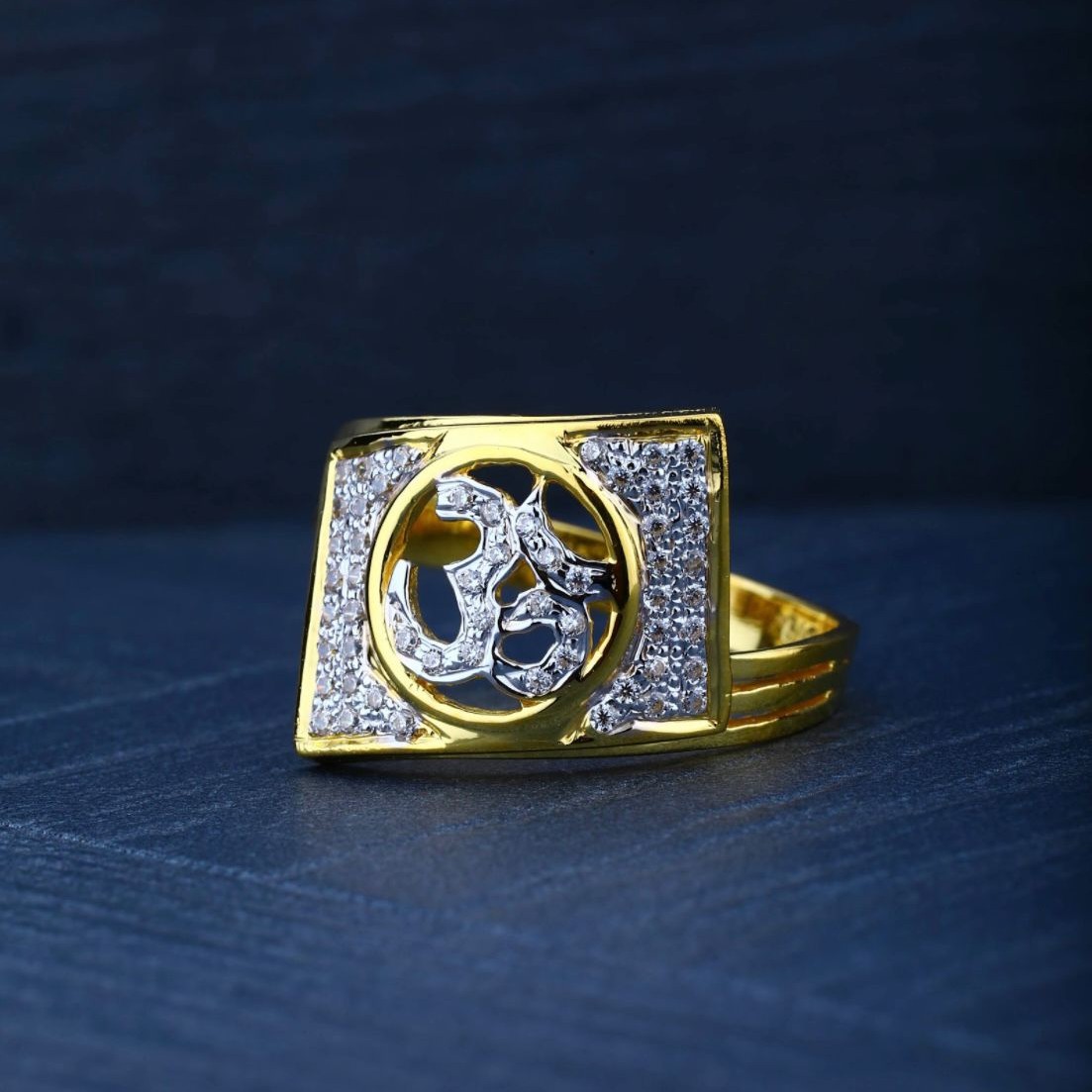 916 Gold CZ Diamond Om Design Ring