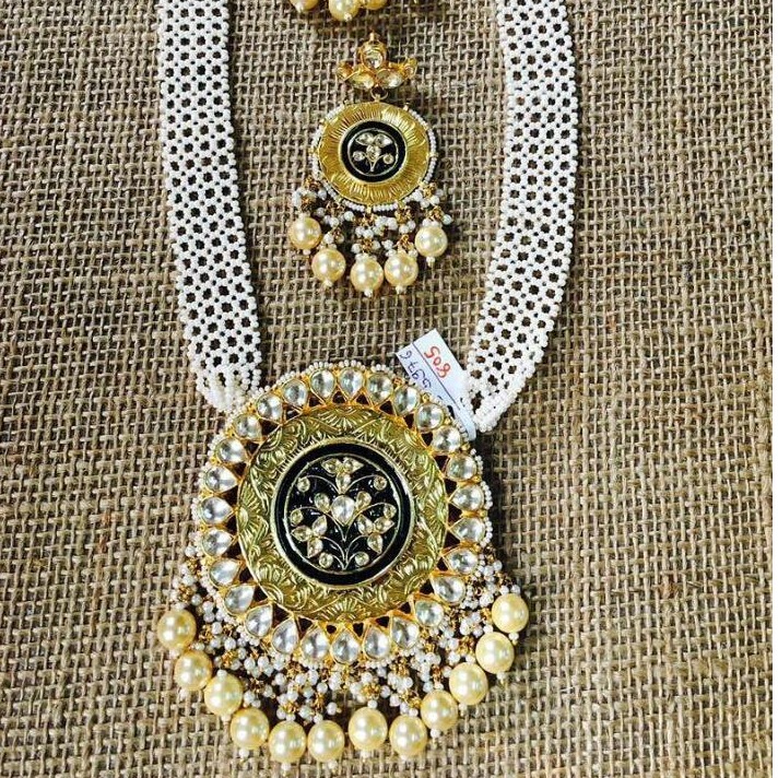 916 gold black meenakari round pendant necklace set