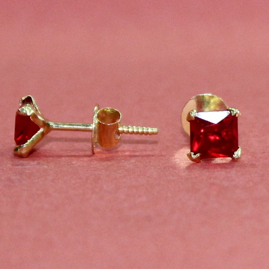 18KT Gold Red Color stone Square Casual wear Earring for Universal