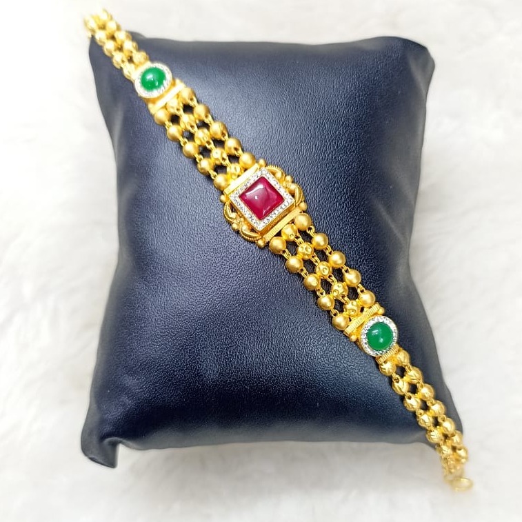 Buy quality 22.k Gold Fancy Antique Ladies Bracelet in Ahmedabad