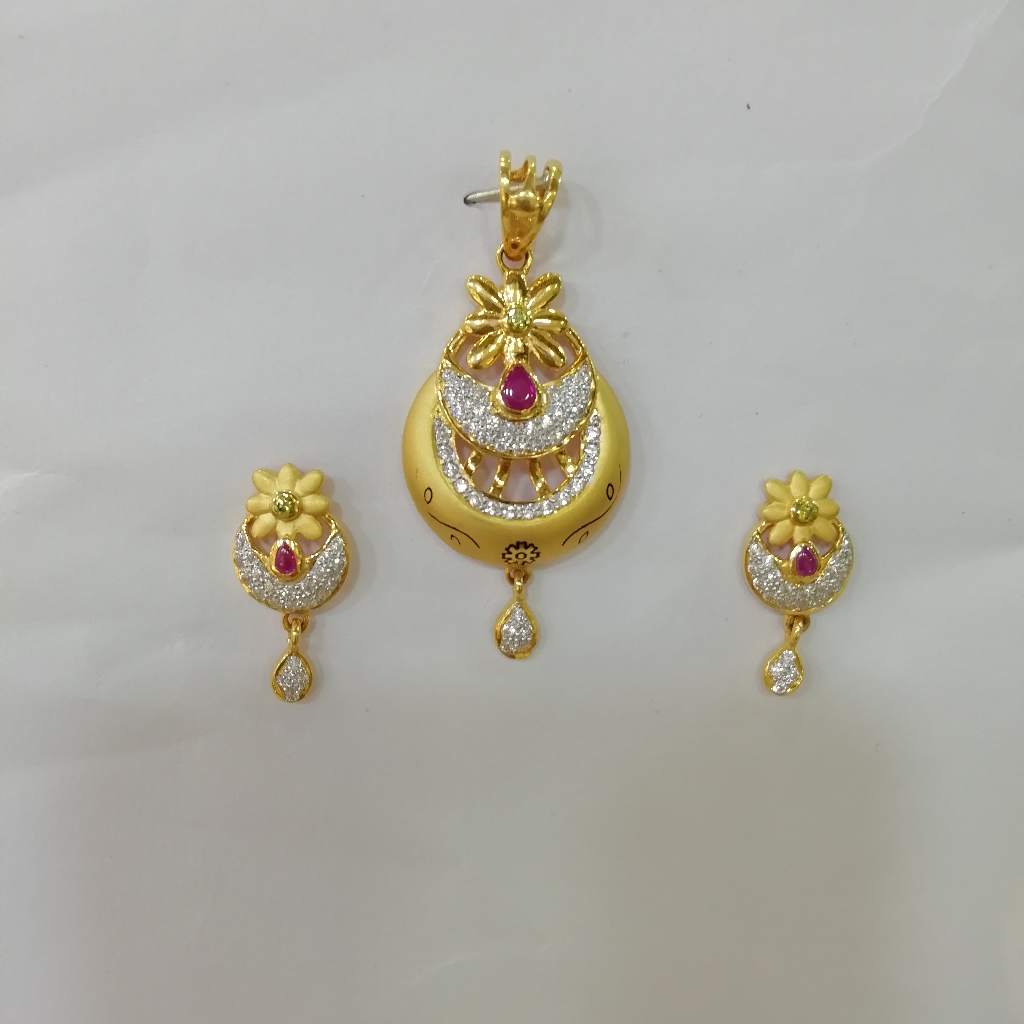 916 gold fancy met finishing flower design butty pendant set