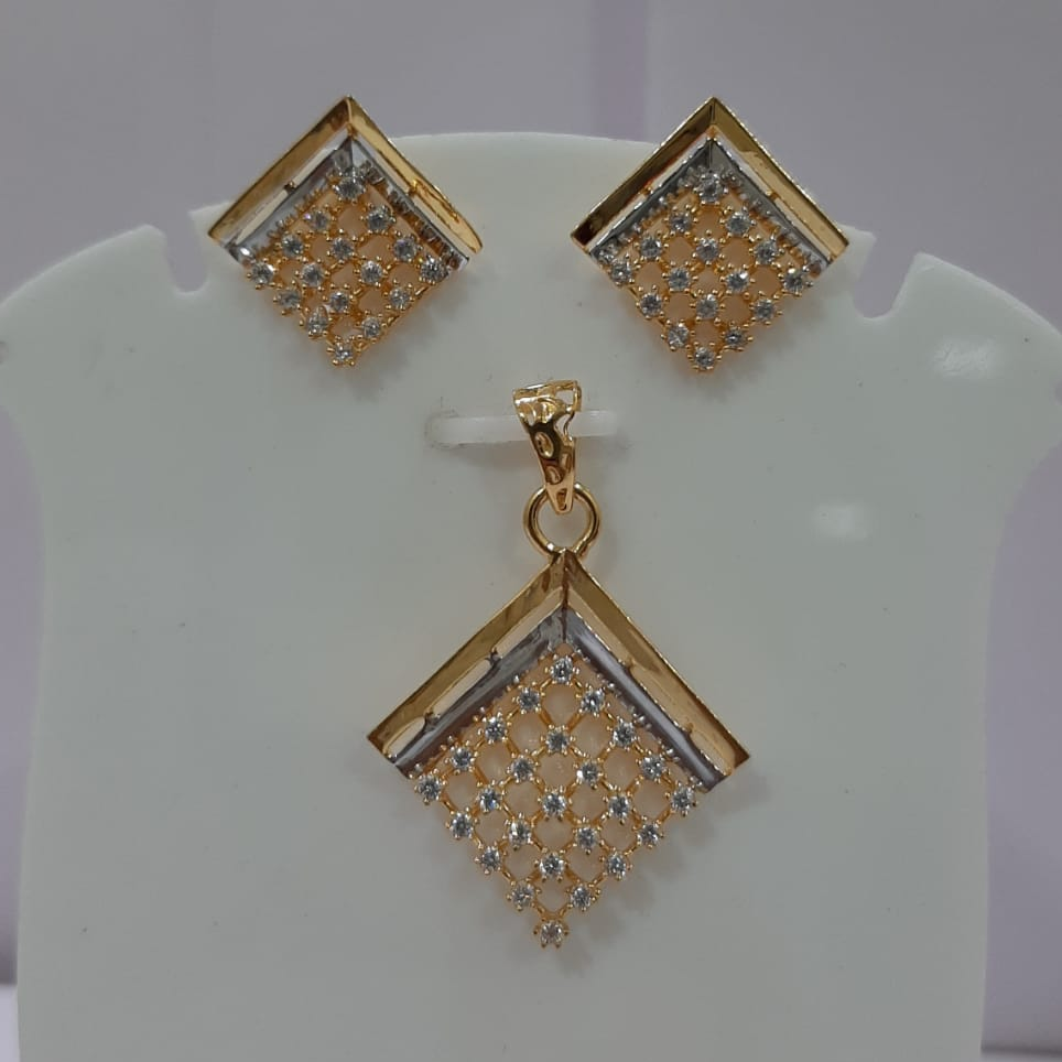916 Gold Diamond Chex Design Pendant Set