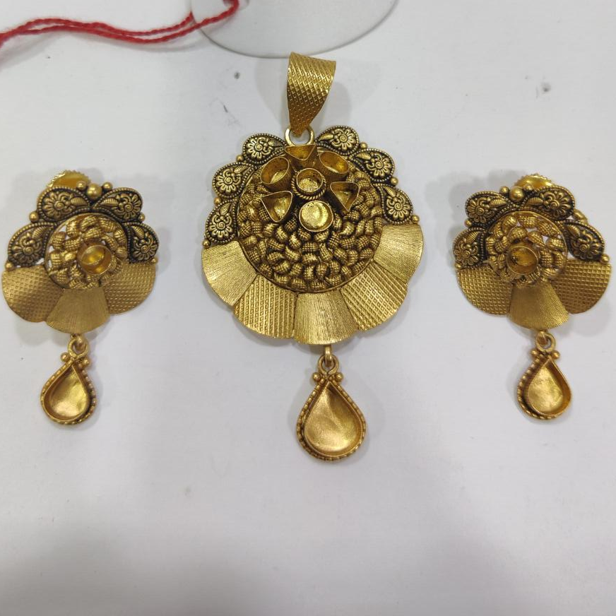 22k Gold Big Round With Flower Pendant Set