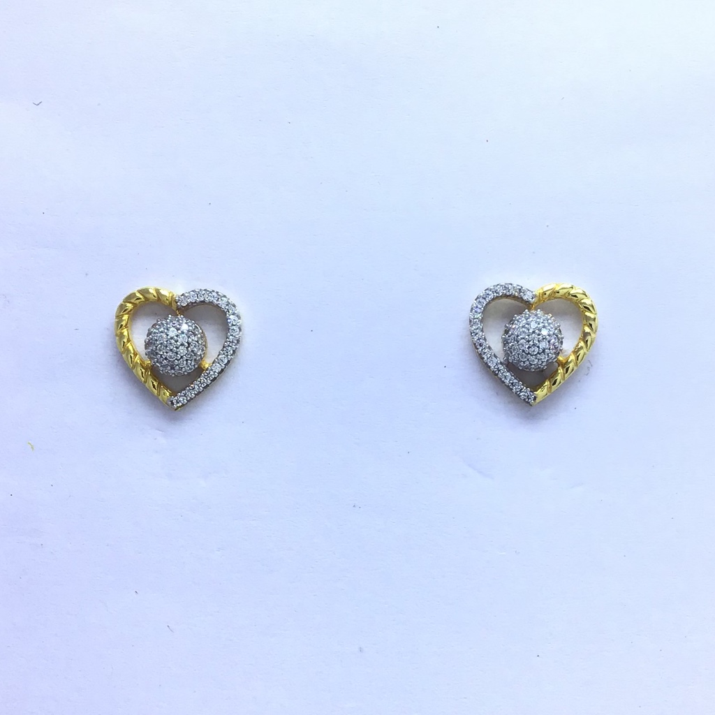 designing fancy heart gold earrings